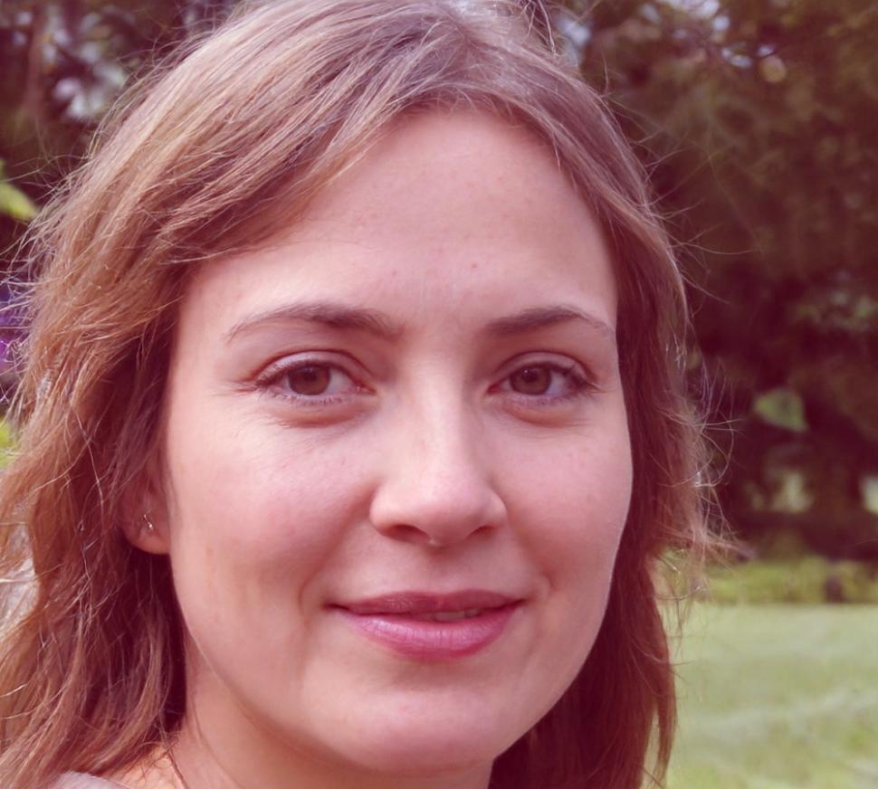 Portrait de Camille Deschamps, responsable administrative